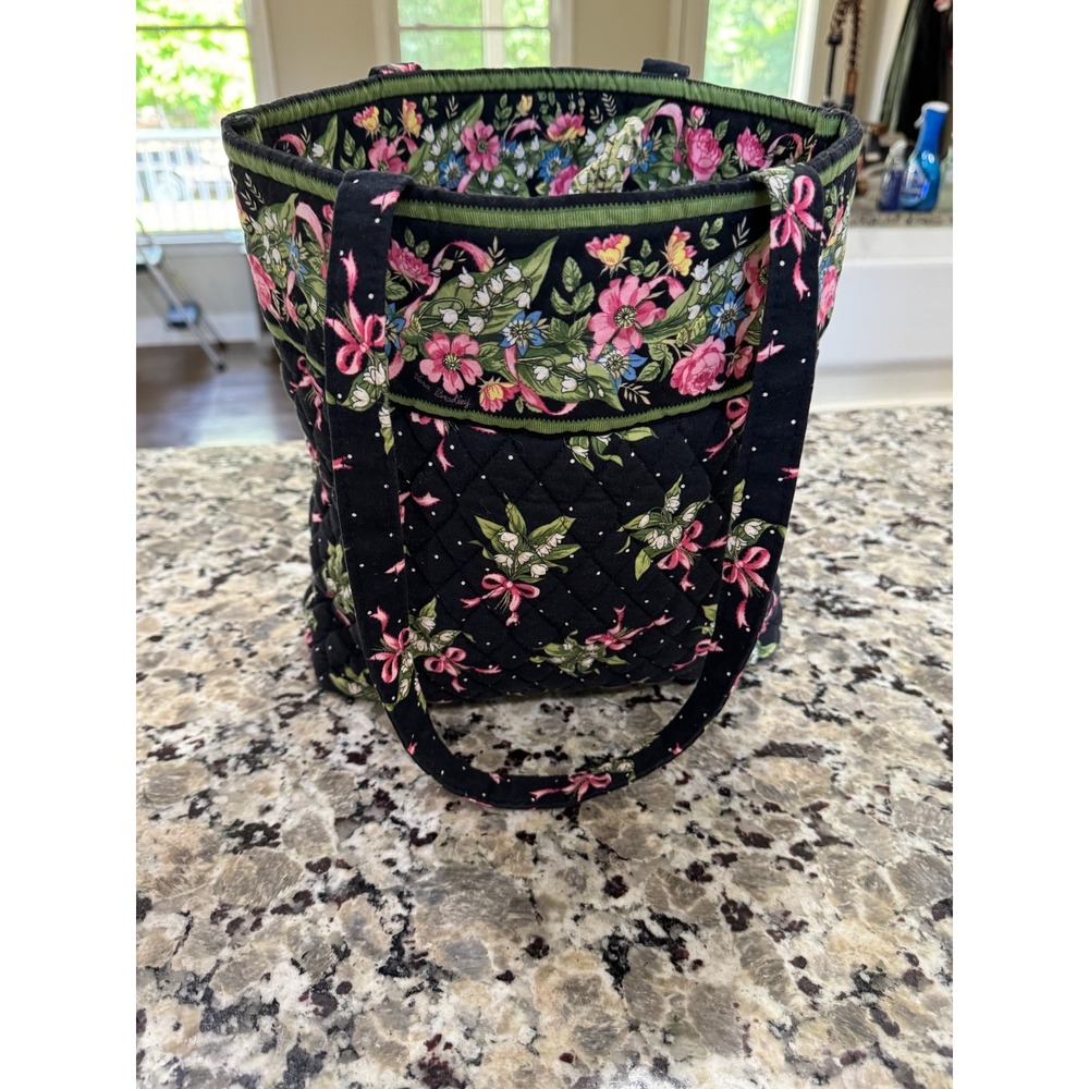 Vintage Vera Bradley Quilted Small tote Bag in New Hope Pattern Floral Closure